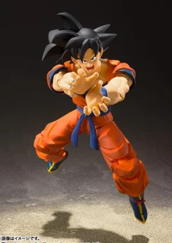 BANDAI S.H.Figuarts Dragon Ball Son Goku A Saiyan Raised On Earth Action Figure
