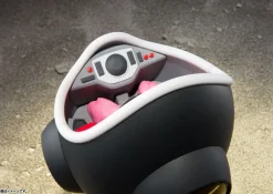 BANDAI S.H.Figuarts Dragon Ball Z Frieza First Form & Frieza Pod Action Figure