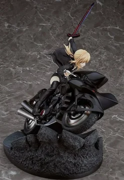 Good Smile Company Fate/Grand Order Saber/Altria Pendragon Alter & Cuirassier Noir 1/8 Figure JAPAN