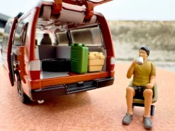 Tomytec Tomica LV-N310d Mazda Bongo Brawny Van Custom Model Brown w/Roof Carrier&Figure