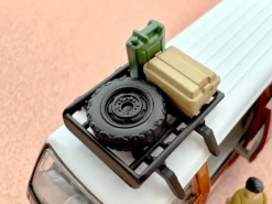 Tomytec Tomica LV-N310d Mazda Bongo Brawny Van Custom Model Brown w/Roof Carrier&Figure